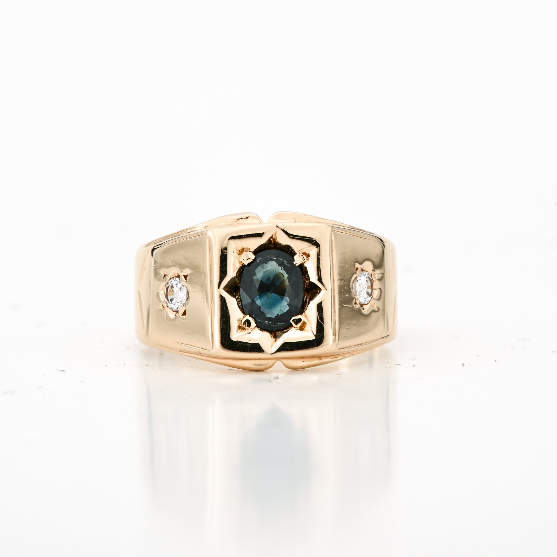 0.67 CT Oval Natural Sapphire Ring in 18K Yellow Gold