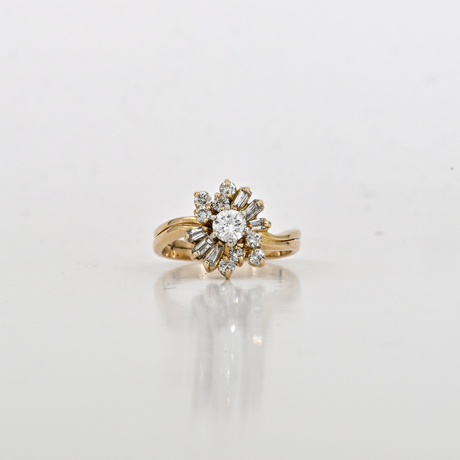 0.30 CT Round Center Diamond Ring in 18K Yellow Gold