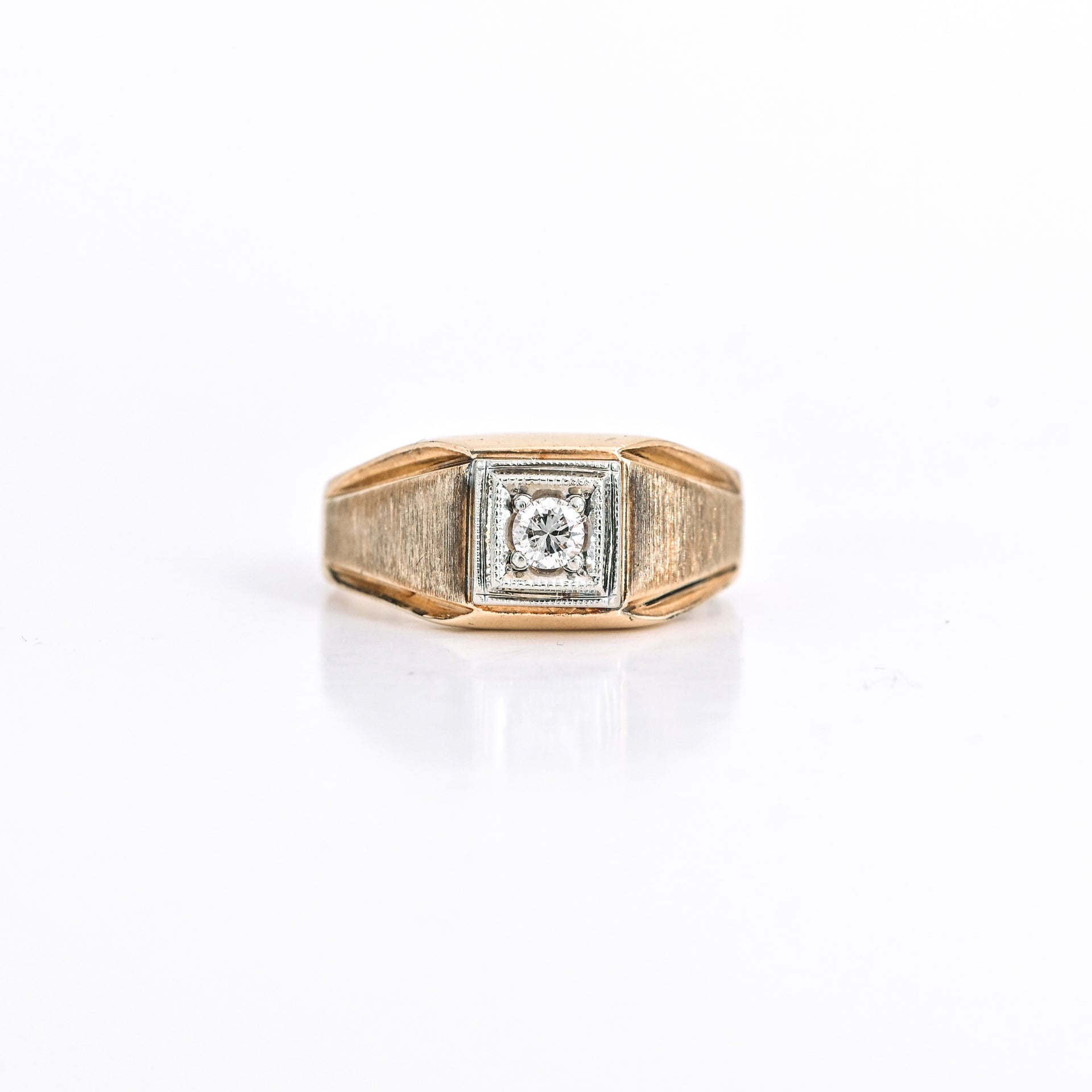 Men’s Round Center Diamond Ring in 10K Yellow Gold