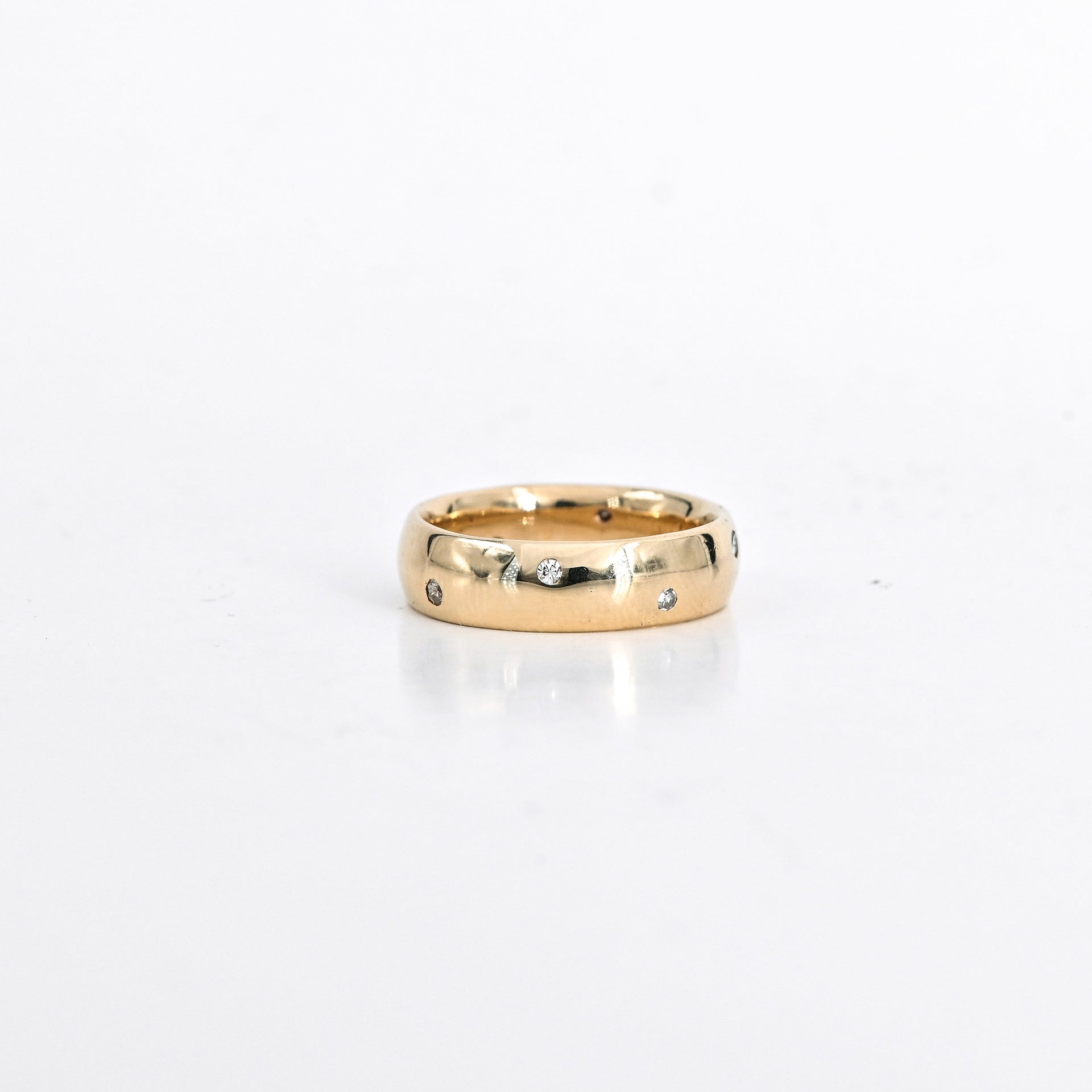 0.18 CTW Flush-Set Diamond Ring in 14K Yellow Gold
